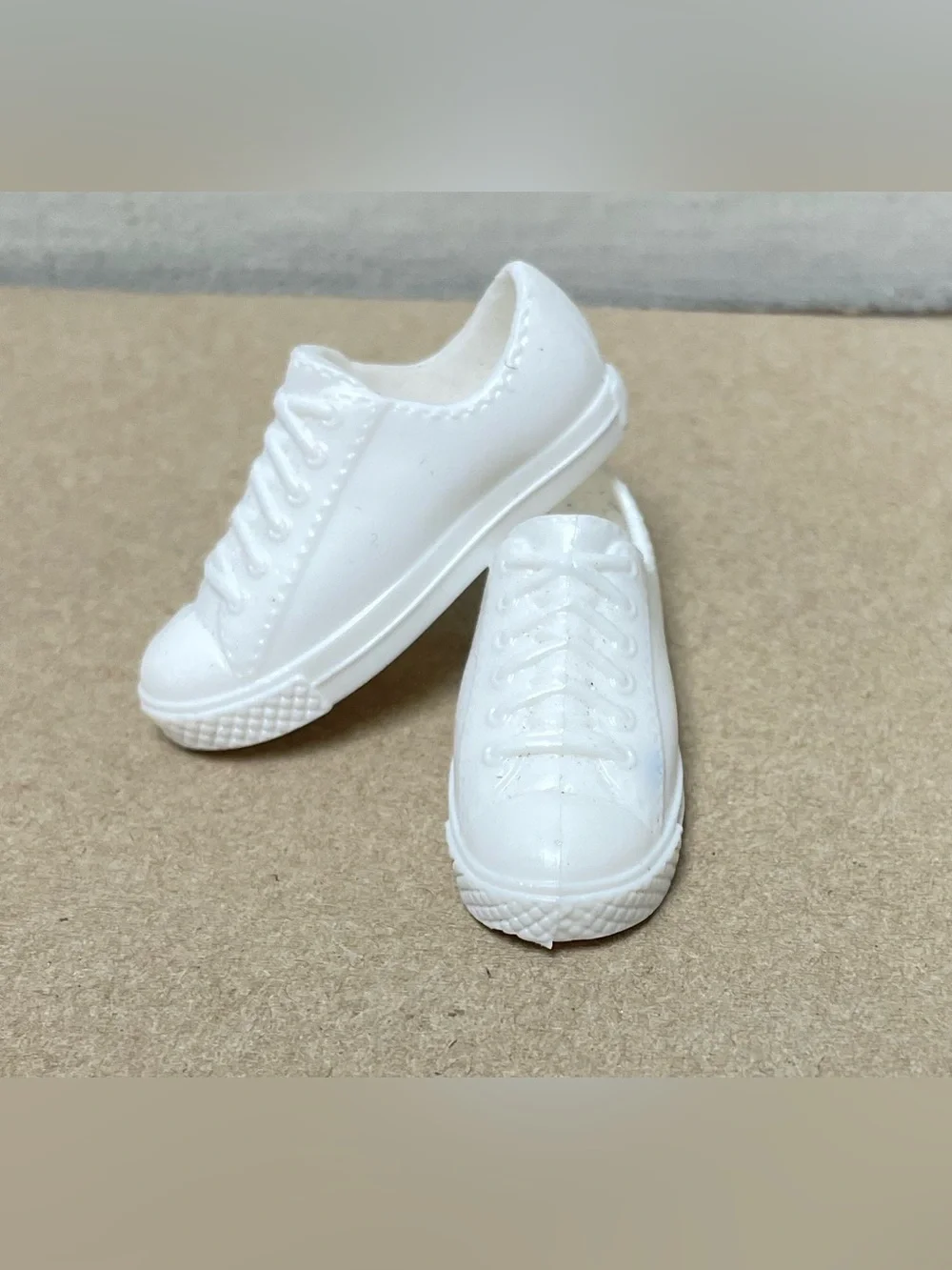 BARBIE KEN WHITE SNEAKERS SPORT SHOES FIT COLLECTOR BASIC MODEL FASHIONISTA DOLL